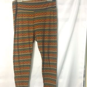 TC Tall Woman’s lularoe Leggings Fall Green, Burgandy, Gold Santa Fe style